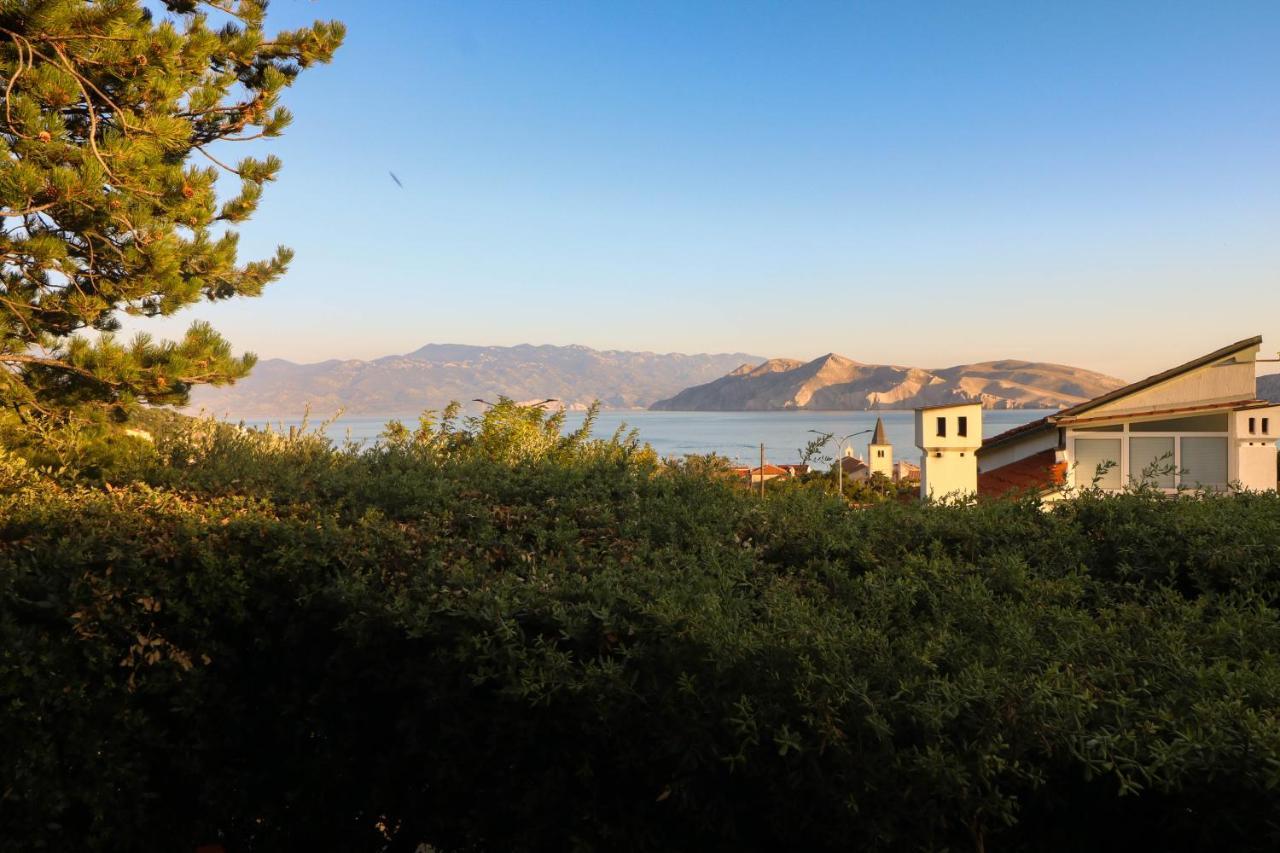 Apartments Blue And Green With Balcony Baška Eksteriør billede