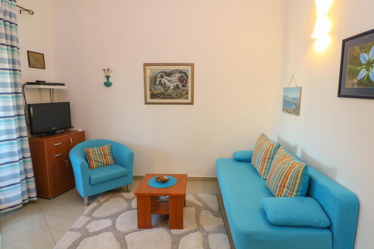 Apartments Blue And Green With Balcony Baška Eksteriør billede